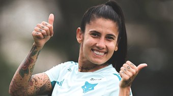 Gaby%20Soares%2C%20do%20Cruzeiro%2C%20surpreende%20e%20cria%20perfil%20em%20app%20adulto