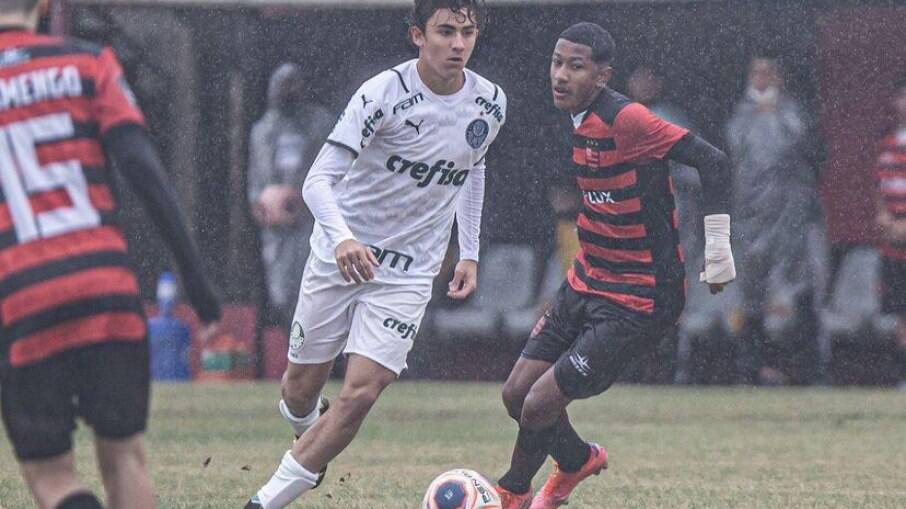 Paulo Souto se inspira em Danilo, volante do Palmeiras