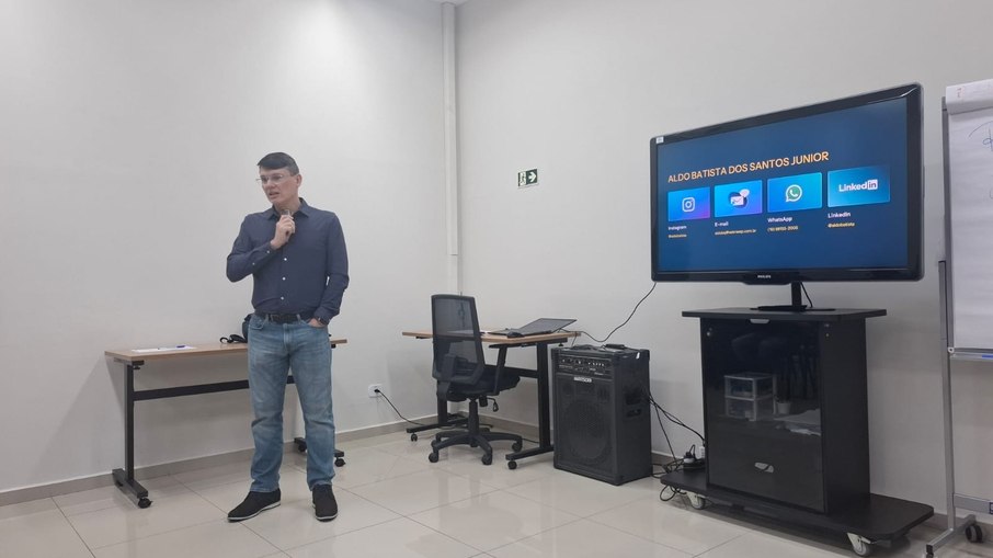 Aldo Batista, consultor de negócios do Sebrae-SP, durante apresentação Aldo Batista, consultor de negócios do Sebrae-SP, durante apresentação