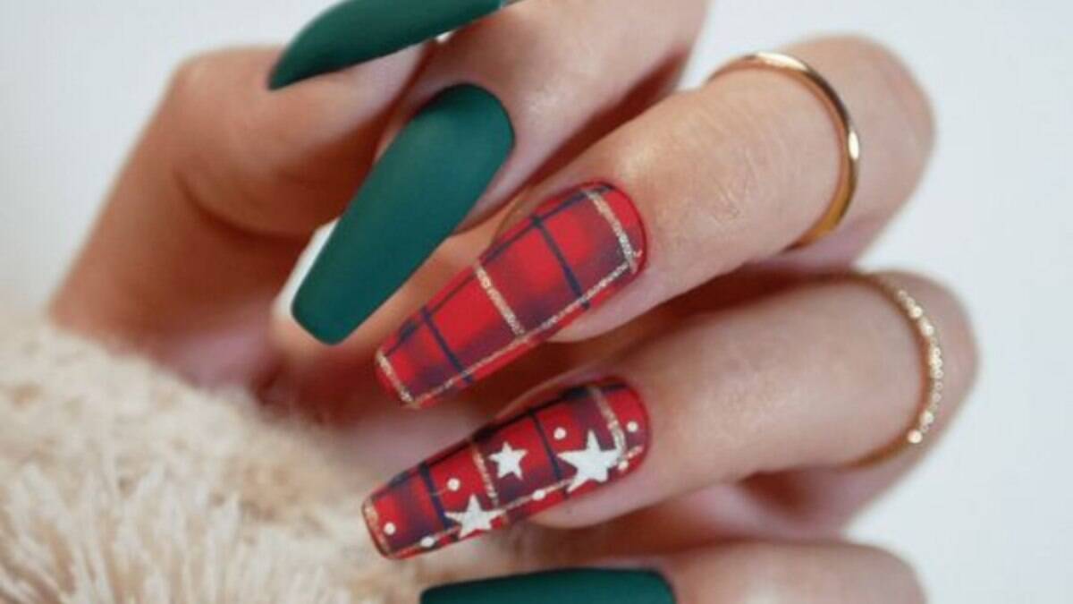 Unhas decoradas pro natal