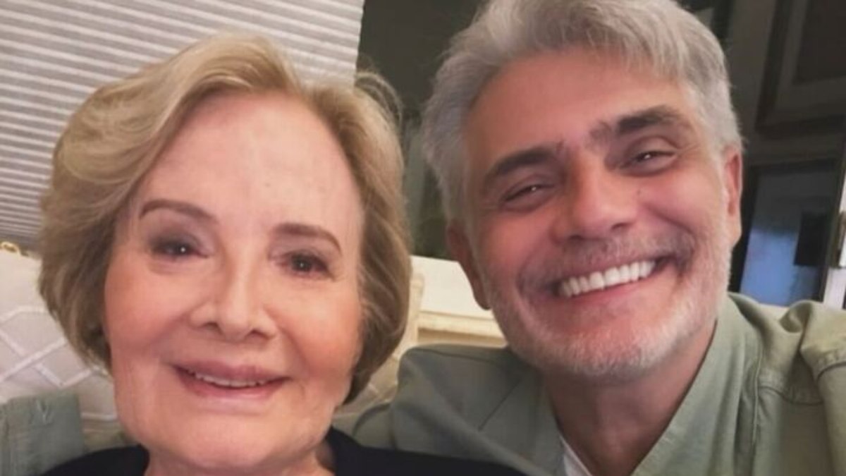 Nora da veterana postou foto do marido com a mãe