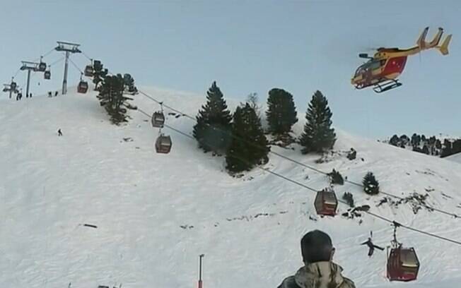 Teleférico da estação de esqui Chamrousse, na França, fica a cerca de 25 metros do chão