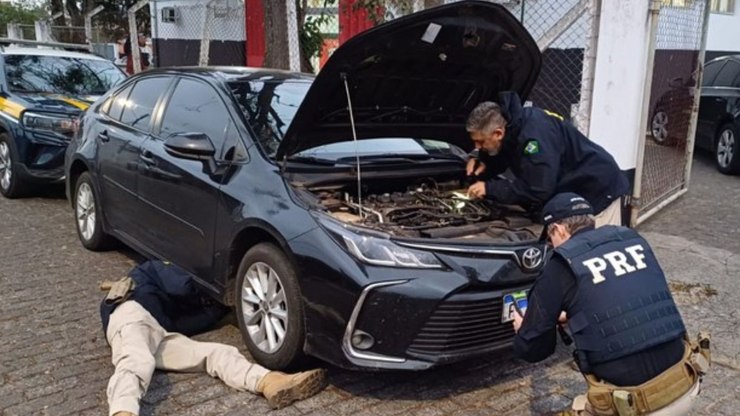 Motorista%20%C3%A9%20preso%20ao%20admitir%20compra%20de%20carro%20roubado%20online