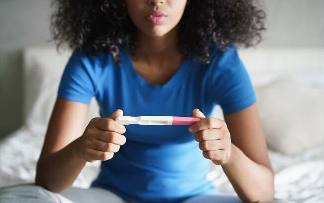 Sim, é possível engravidar durante a menstruação. Fique atenta!