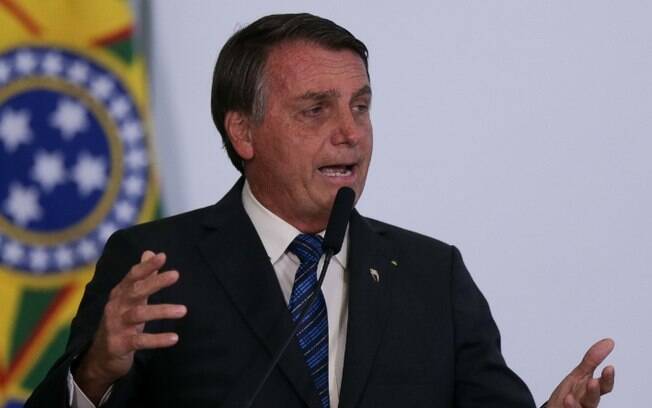 Não dá para ficar muito tempo mais com auxílio, diz Bolsonaro