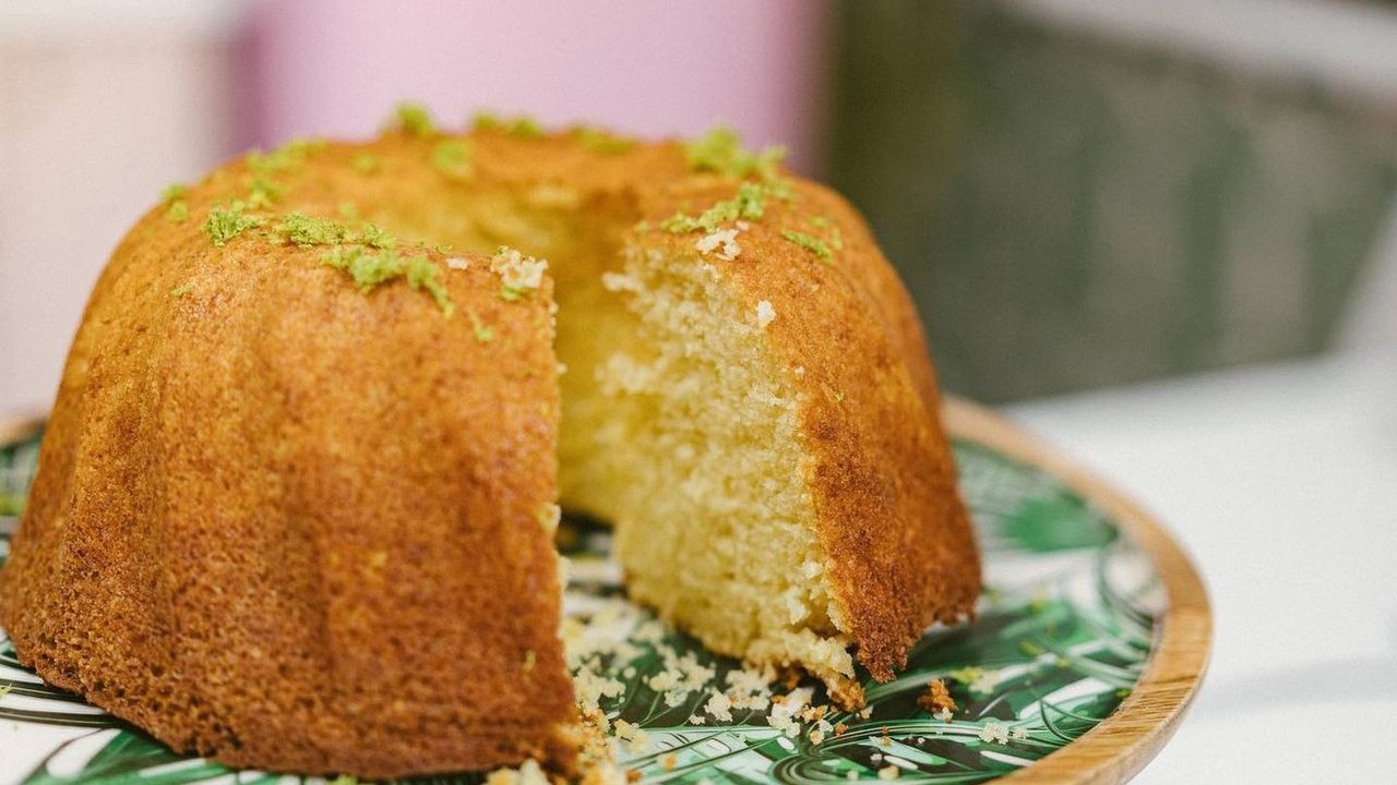 BOLO SIMPLES FOFINHO-BATEU, ASSOU TÁ PRONTO SÓ FAZER O CAFÉ 