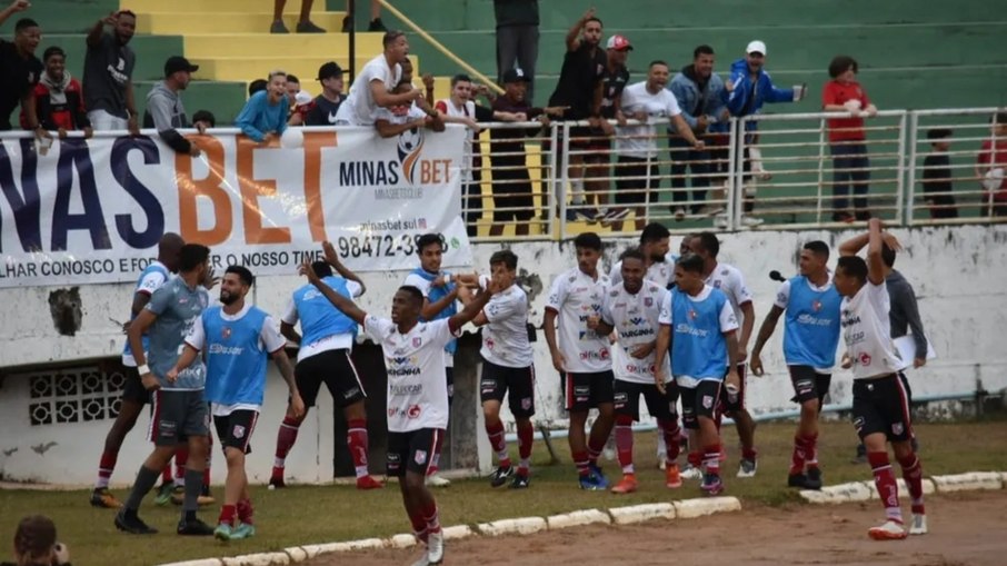 Varginha Esporte Clube em jogo pela divisão de acesso do Mineiro