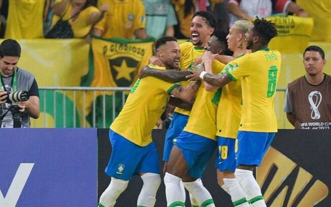 Nos braços do povo! Brasil goleia o Chile no Maracanã e se despede com festa rumo à Copa do Mundo