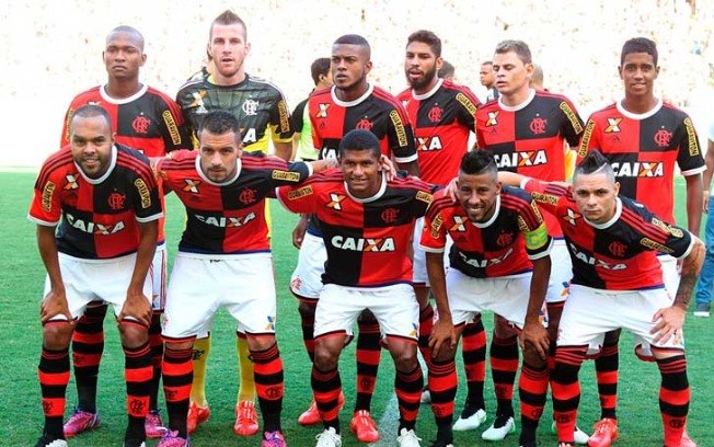 Alecsandro fez parte do elenco do Flamengo em 2015
