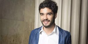 Caio Blat chora ao falar sobre término de casamento