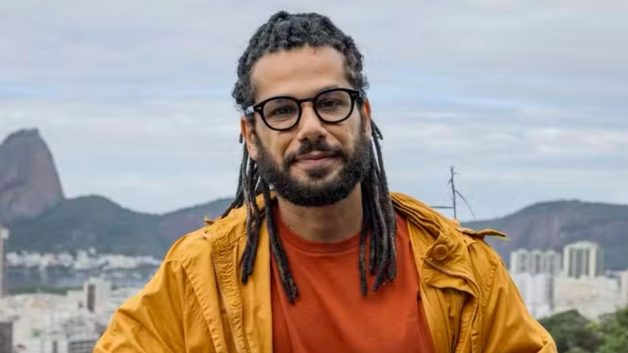 Amaury Lorenzo interpreta Lucas em 