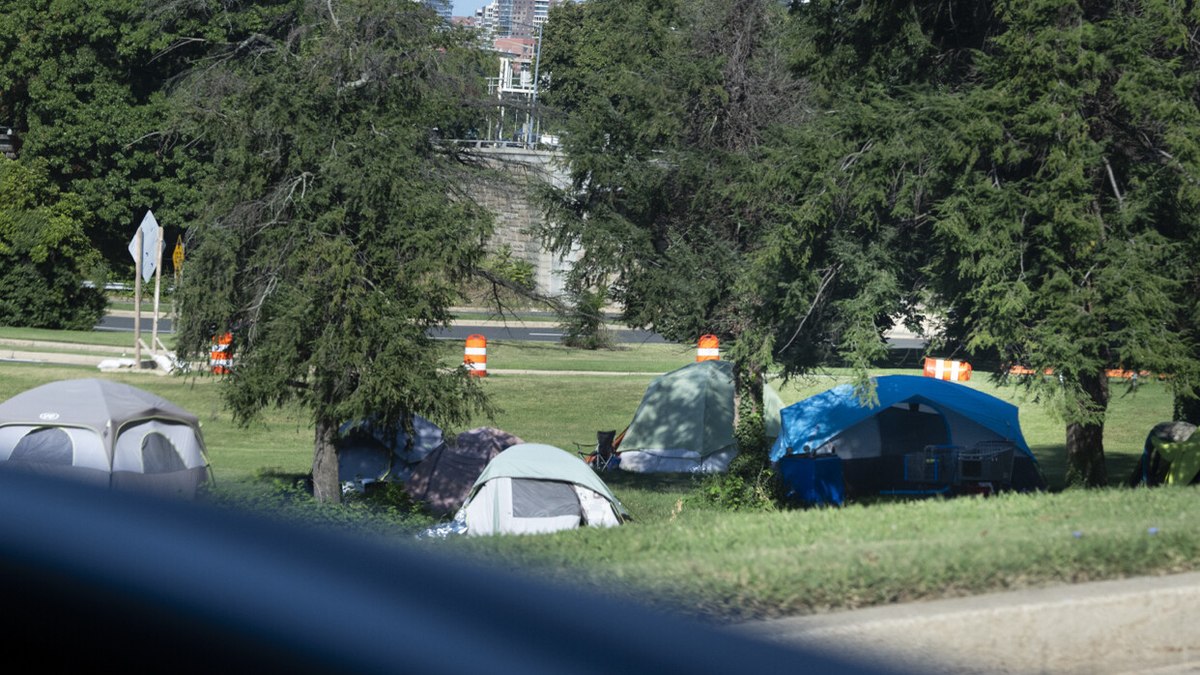 Foto publicada por Trump em postagem sobre moradores de rua Foto publicada por Trump em postagem sobre moradores de rua