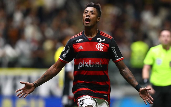 Bruno Henrique fez dois gols na vitória do Flamengo por 4 a 2 sobre o Atlético-MG