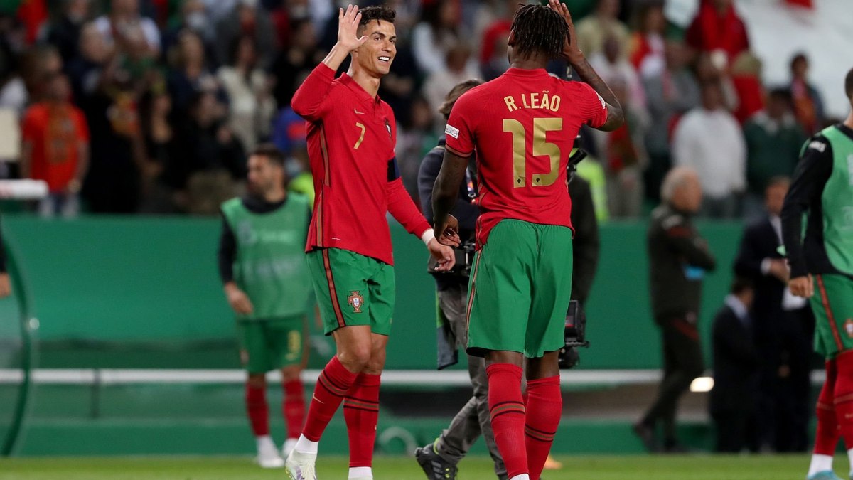 Cristiano Ronaldo e Rafael Leão pela seleção portuguesa