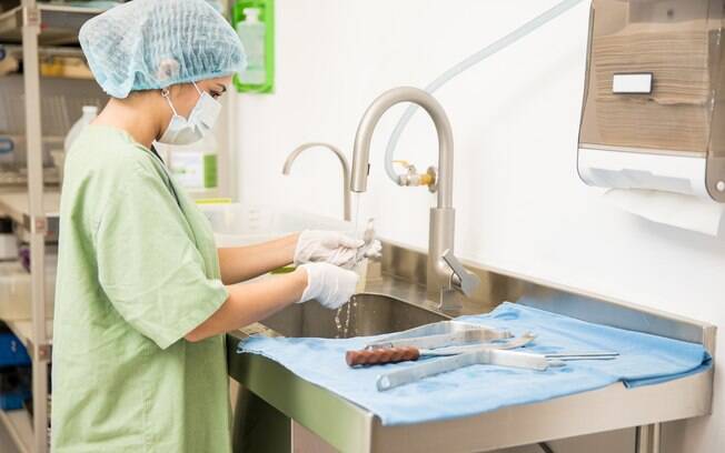 Pesquisa foi feita com enfermeiros responsáveis por desinfectar os instrumentos médicos nos hospitais como produtos de limpeza
