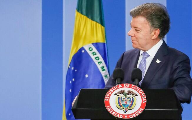 Presidente da Colômbia, Juan Manuel Santos veio ao Brasil em 2015; ele é acusado de corrupção envolvendo Odebrecht