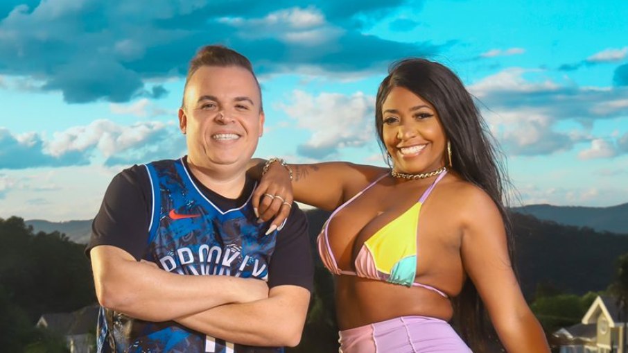 Vanessa Apetitosa e DJ Batata em bastidores da gravação do videoclipe 