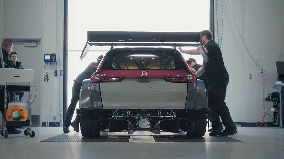 Honda CR-V de corrida conta com motores que rendem até 800 cv