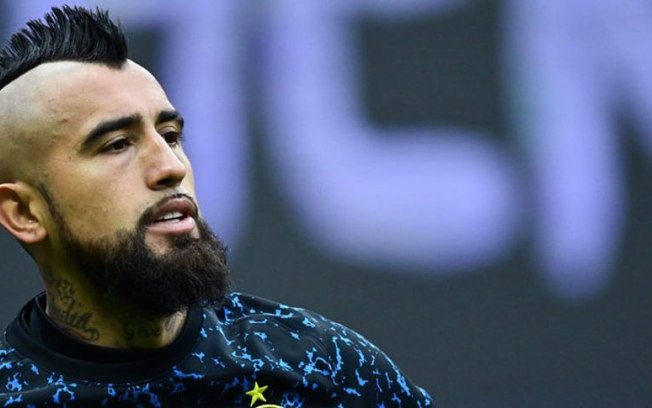Alvo do Flamengo, Vidal recebe oferta milionária de clube do Qatar Alvo do Flamengo, Vidal recebe oferta milionária de clube do Qatar