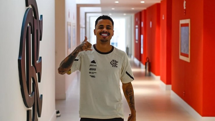 Corinthians encaminha empréstimo de Allan, do Flamengo