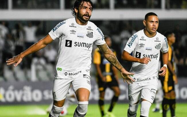 Santos encerra contrato de patrocínio de olho em novo parceiro