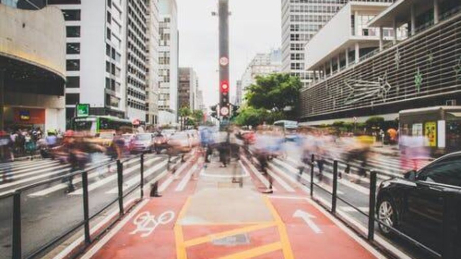 A famoso ciclovia ao centro da Avenida Paulista