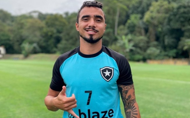 Rafael, do Botafogo, retorna aos treinos e inicia recuperação após lesão na face