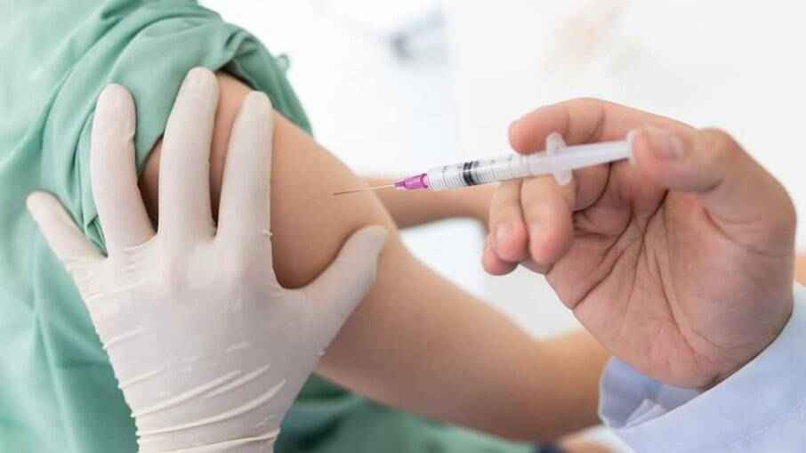 Vacina da UFRJ se mostra eficaz contra variante Delta, diz pesquisador