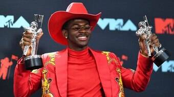 Lil Nas X fala sobre processo para se assumir: 'Sempre haverá medo'
