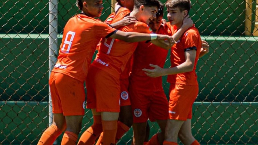 Vôlei Feminino do Corinthians enfrenta o Guarulhos pelo Campeonato Paulista  Sub-13