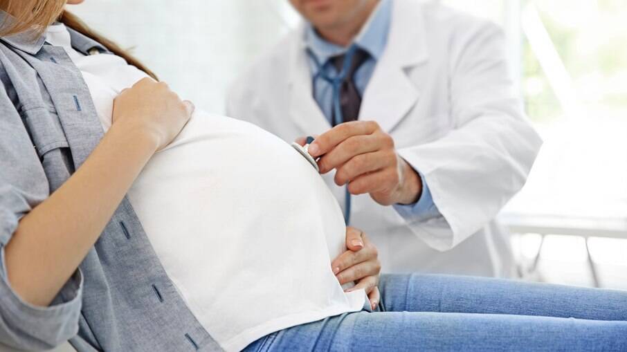 Os níveis de anticorpos induzidos pela vacina foram equivalentes em mulheres grávidas e lactantes, em comparação com mulheres não grávidas