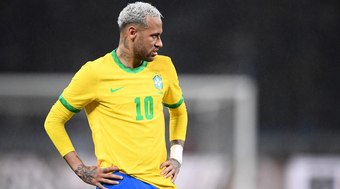 Neymar presenteia Bolsonaro e recebe conselho do presidente