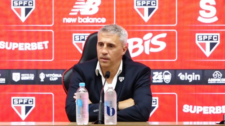 Após vitória, Crespo diz que errou ao estipular meta no São Paulo