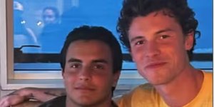 Após elogios por tanquinho, Shawn Mendes posa com filho de Ivete