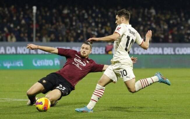 Milan fica apenas no empate com Salernitana, lanterna do Campeonato Italiano