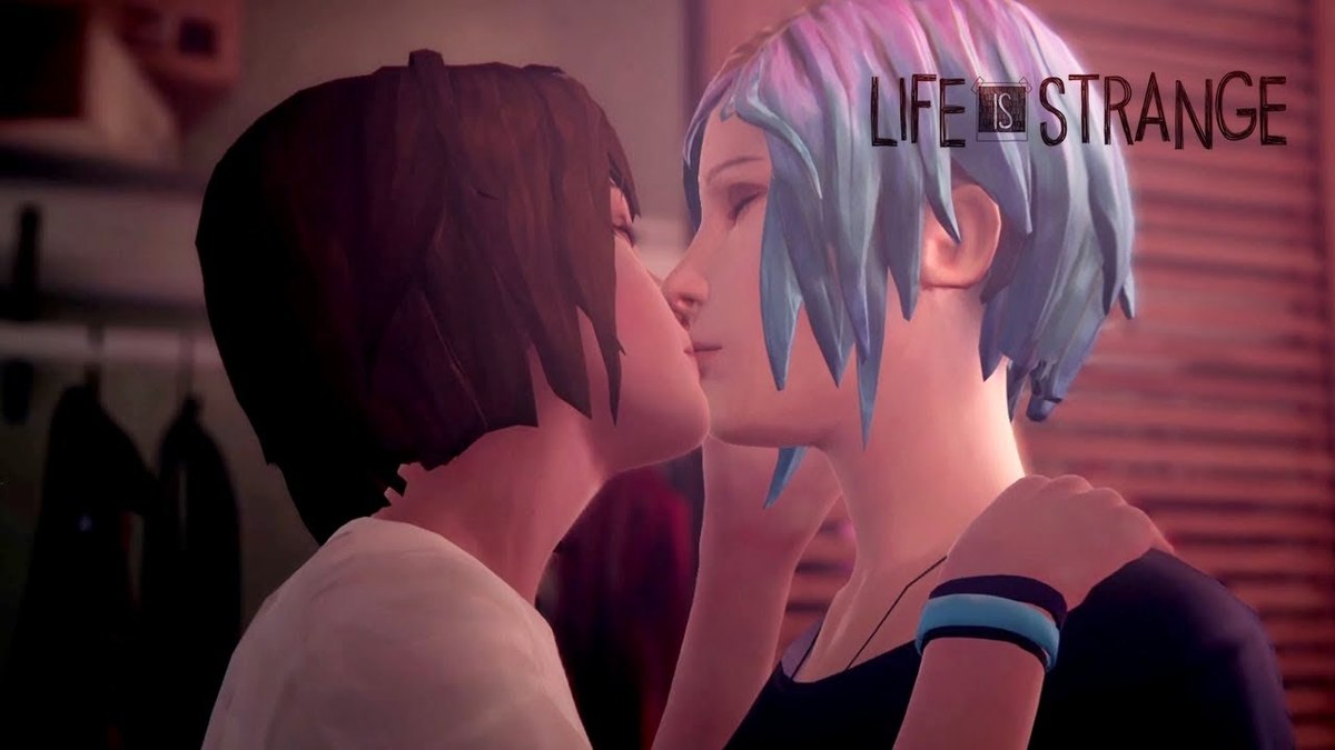 a protagonista do jogo 'Life is Strange', Max, se envolve com a amiga de infância, Chloe
