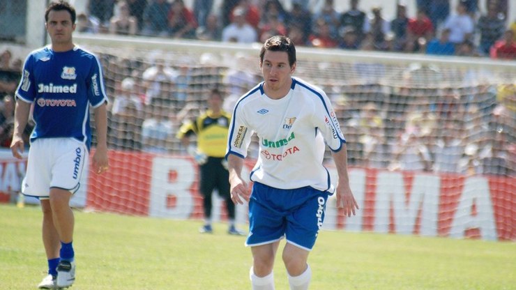 Messi jogou em Indaiatuba, teve gol anulado e saiu amarelado