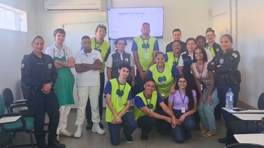 encontro teve como objetivo reforçar a Lei Maria da Penha e aumentar a conscientização sobre os diferentes tipos de violência contra a mulher encontro teve como objetivo reforçar a Lei Maria da Penha e aumentar a conscientização sobre os diferentes tipos de violência contra a mulher
