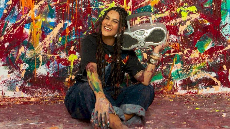 Carolina Andrade celebra parceria com Toquinho e lança turnê do álbum 'À Flor da Pele' Carolina Andrade celebra parceria com Toquinho e lança turnê do álbum 'À Flor da Pele'