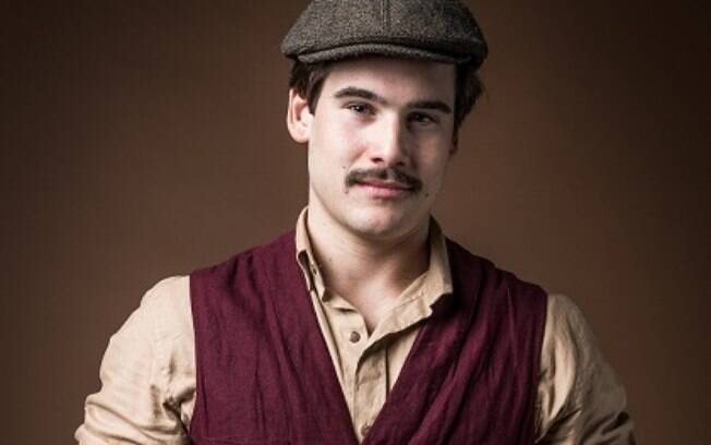 Alfredo (Nicolas Prattes) 