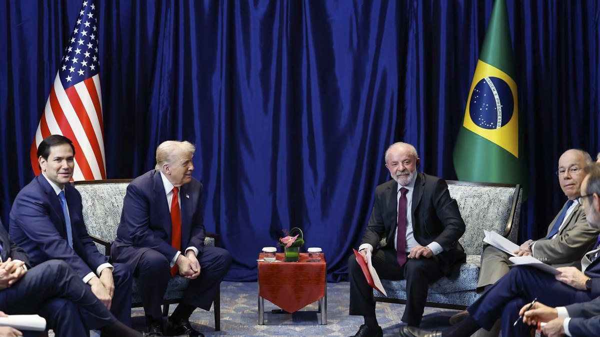 Trump e Lula tiveram reunião de 50 minutos de portas fechadas Trump e Lula tiveram reunião de 50 minutos de portas fechadas