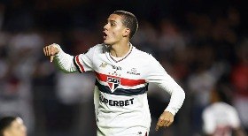 Artur decide com golaço e Botafogo bate o Estudiantes