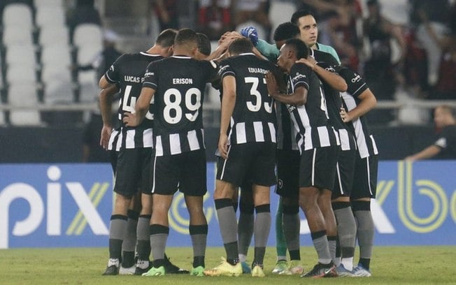 Presença de John Textor, DG e mais: veja o que observar no Botafogo contra o Ceará