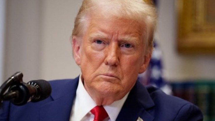 Trump diz que Rússia e Ucrânia vão “negociar imediatamente”