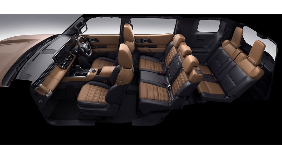 Cabine do novo Pajero combina acabamento premium, três fileiras de bancos e novas tecnologias