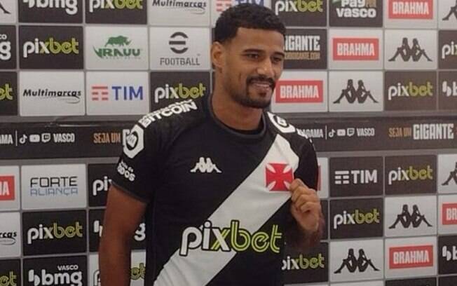 Gabriel Dias é apresentado no Vasco destacando imposição física da Série B: 'Temos que nos adaptar'