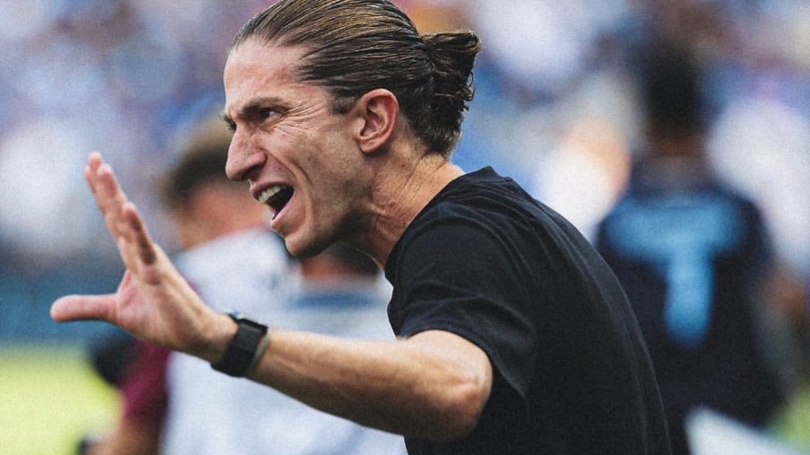 Filipe Luís estreou com vitória no Campeonato Francês