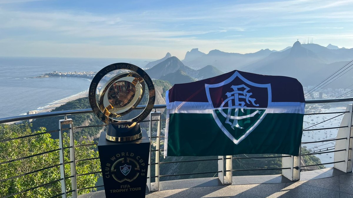 Fluminense levou a taça do Super Mundial de Clubes ao Pão de Açúcar Fluminense levou a taça do Super Mundial de Clubes ao Pão de Açúcar