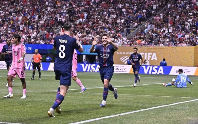 Paris Saint-Germain arrasa time de Messi e avança às quartas da Copa do Mundo de Clubes Paris Saint-Germain arrasa time de Messi e avança às quartas da Copa do Mundo de Clubes