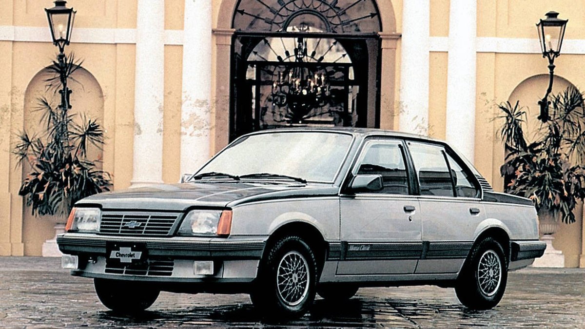 Chevrolet Monza é um dos clássicos brasileiros Chevrolet Monza é um dos clássicos brasileiros